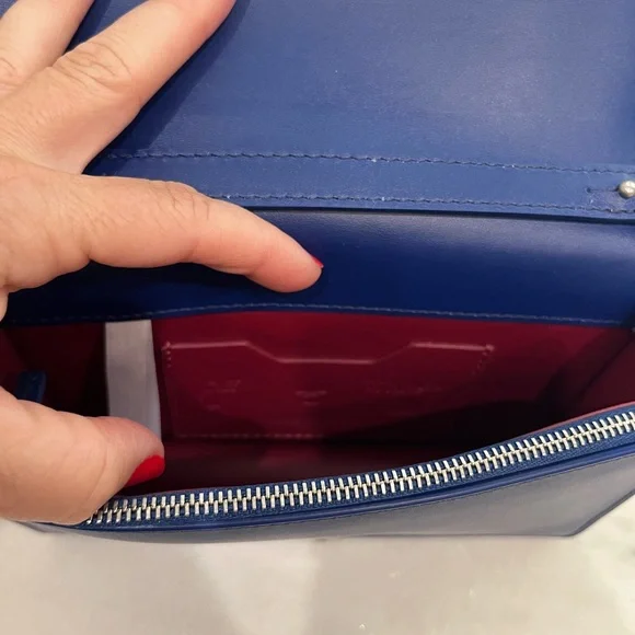 Off White brand Blue Crossbody Bag Never Used - Picture 6 of 7